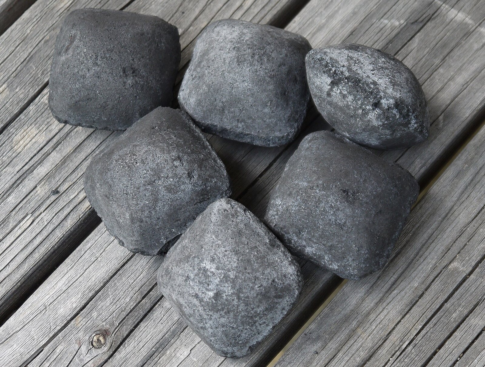 Coke & Carbon Briquettes